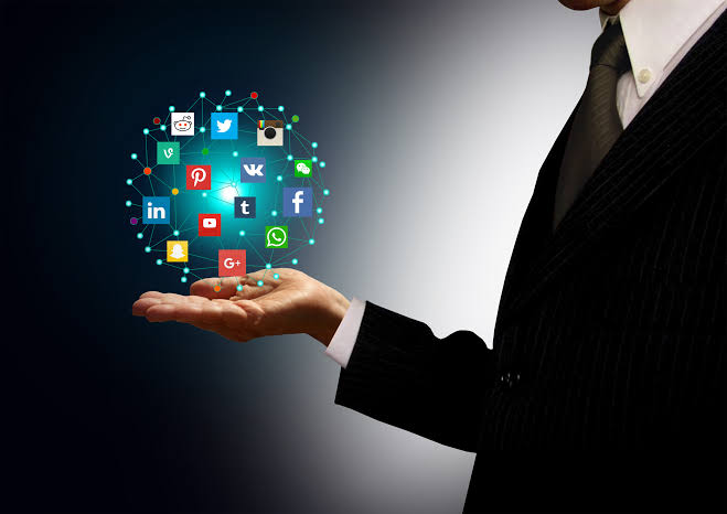 Website Profissional ou Redes Sociais: Qual é Melhor?